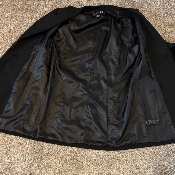 Women’s Tailored Black Relaxed Blazer with Striped Cuffs Size S - Picture 11 of 11